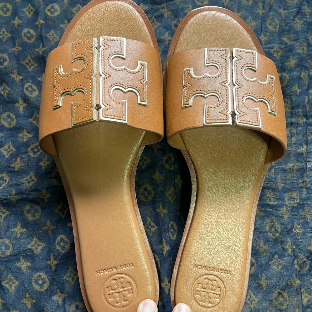 Tory Burch Double T slides(New Without box)